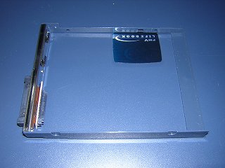 CD-ROMドライブのステイ