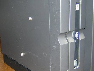 ノートPC用光学ドライブを装備したX68000XVI