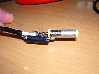 グラウンド端子を収縮チューブで絶縁
