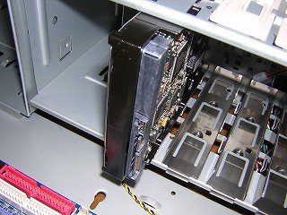 PCケースのHDDロック機構