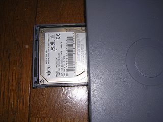ノートPCのスロットイン式内蔵HDD